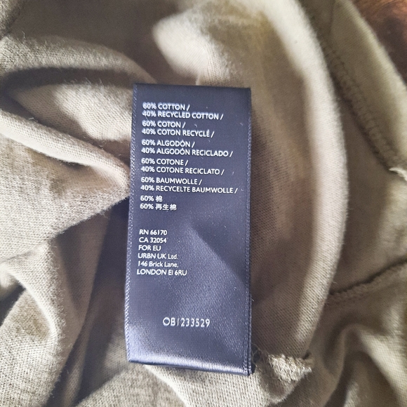 UO Carnaby Recycled Cotton Oversized Tee - Picture 12 of 12